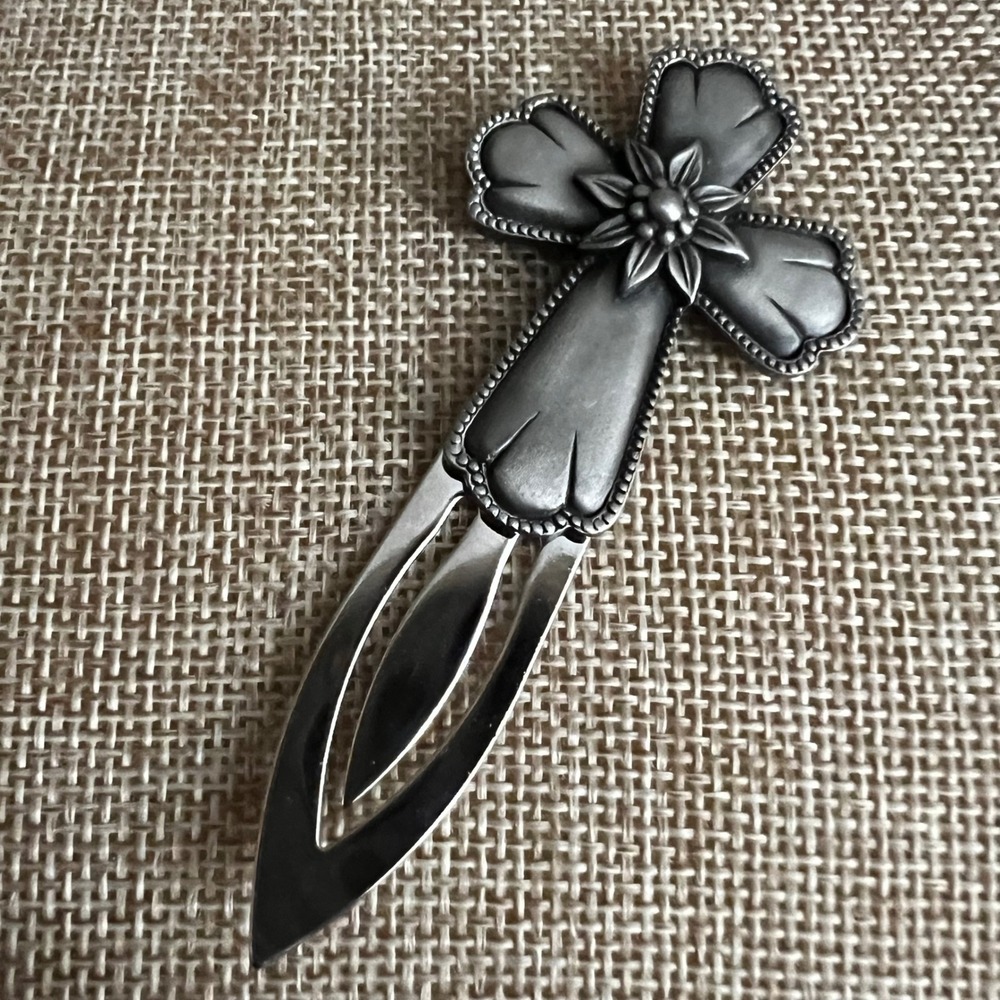 Vintage Avon Pewter Tone Floral Cross Metal Bookmark 2.75" Cottagecore